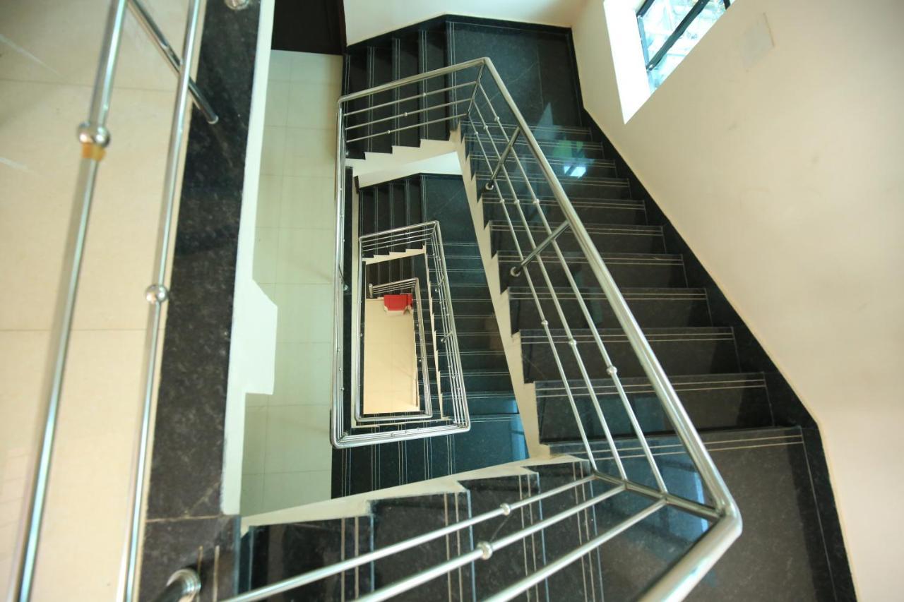 Railview Inn Bhubaneswar Ngoại thất bức ảnh