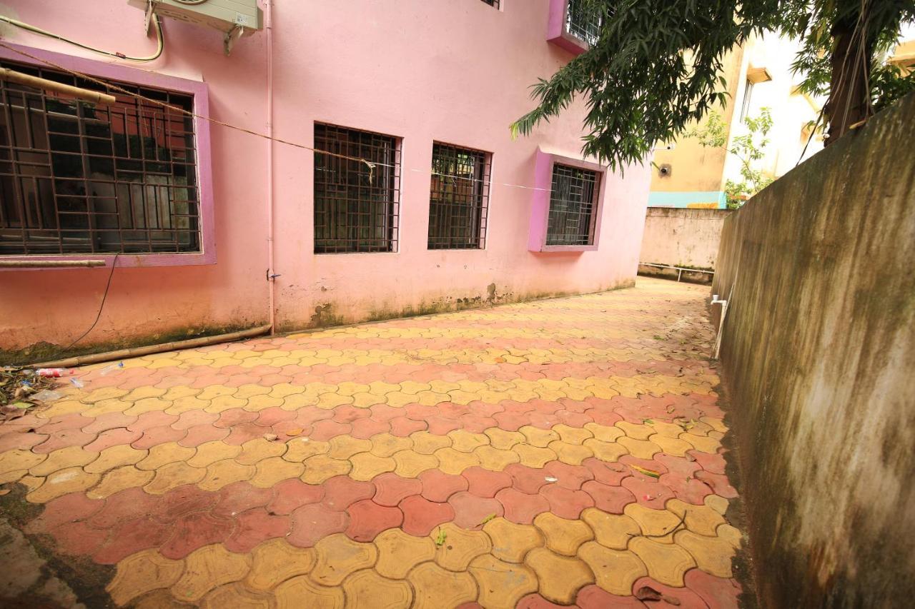 Railview Inn Bhubaneswar Ngoại thất bức ảnh